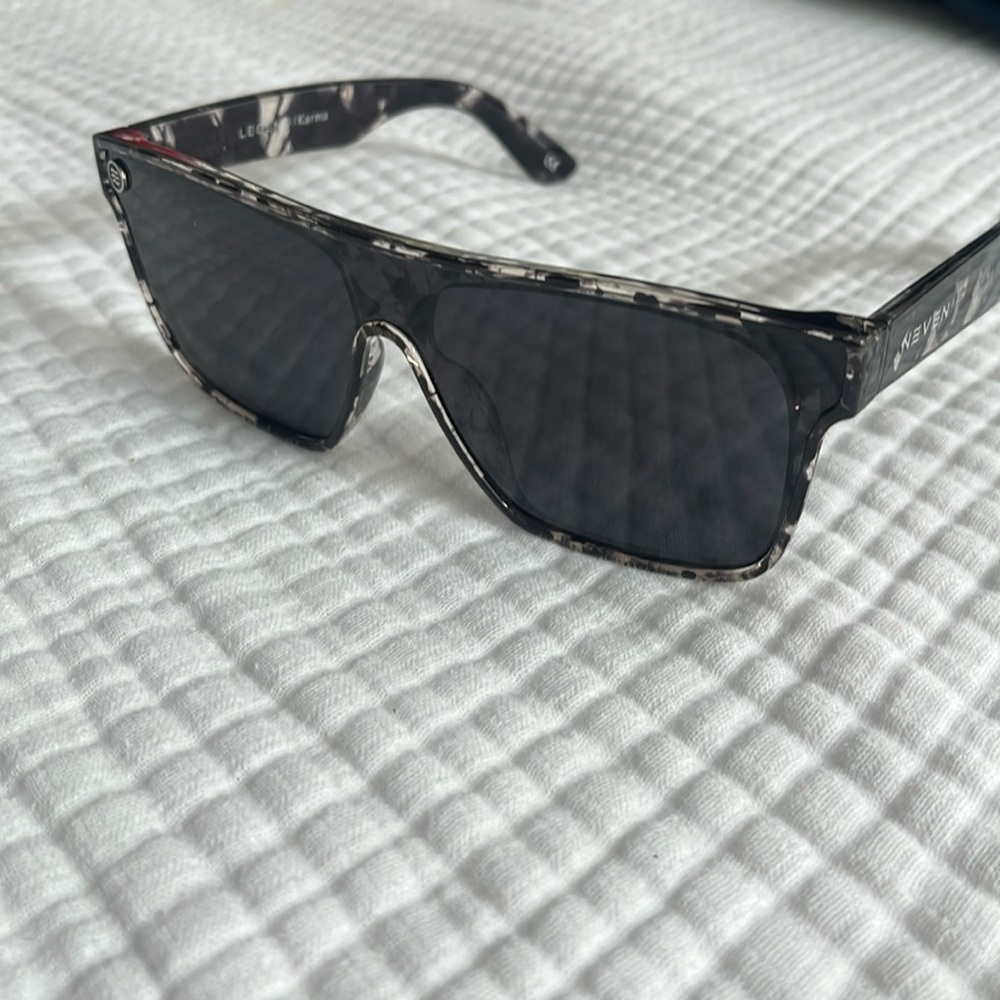 Neven Karma Sunglasses